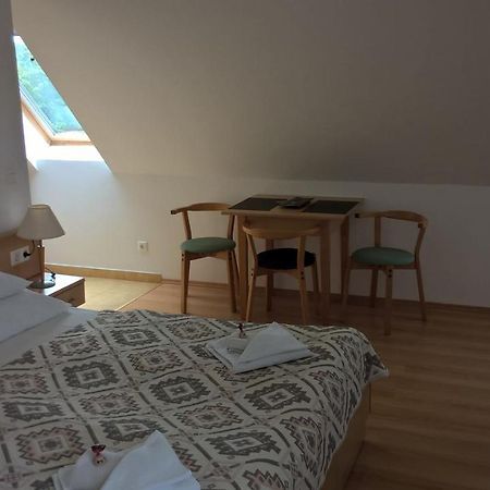 זלקרוס Lilla Wellnessapartman מראה חיצוני תמונה