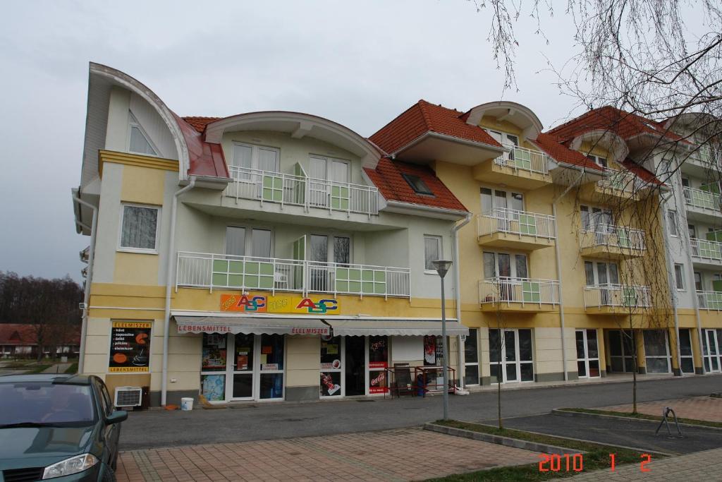 זלקרוס Lilla Wellnessapartman מראה חיצוני תמונה